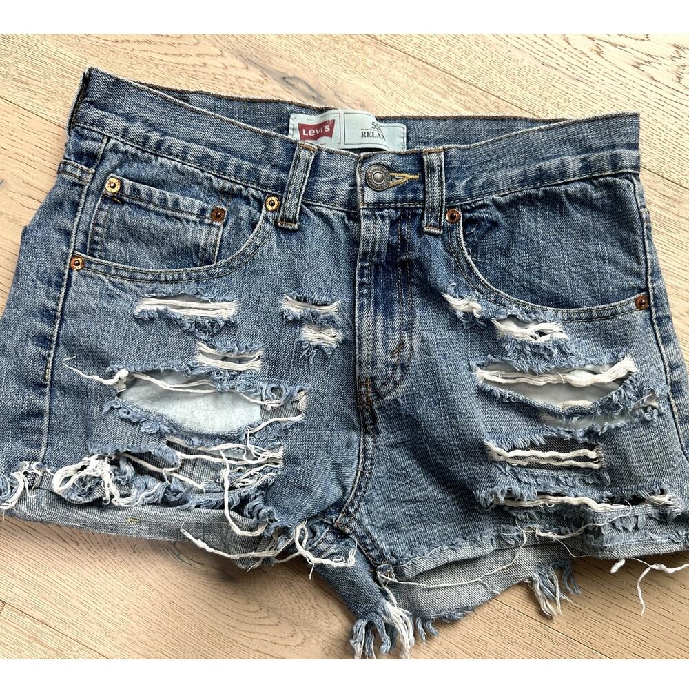 Levi's‎ 550 Relaxed Women's Distressed Cut-off Shorts Size 28 (16 R)